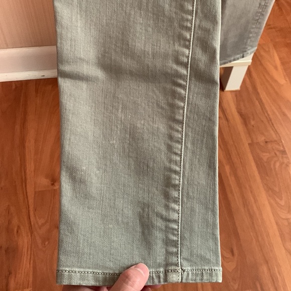 AE Skinny Jeans - Picture 4 of 5